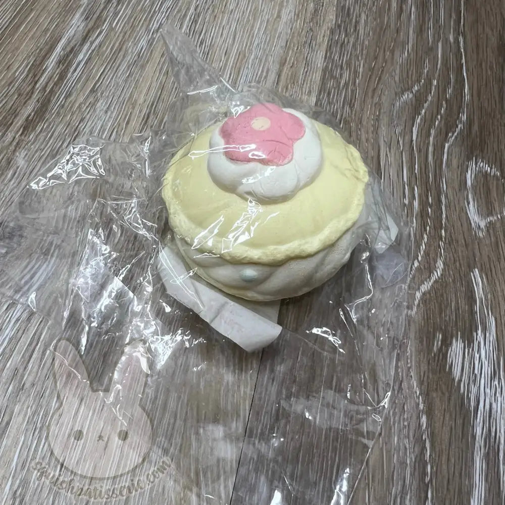 Mother Garden Macaron Squishy Yellow