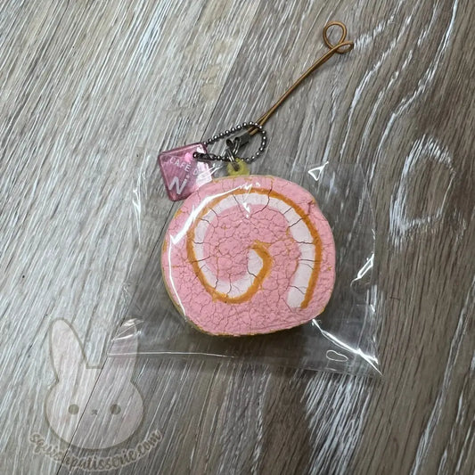 Rare Cafe De N Pink Cakeroll Squishy